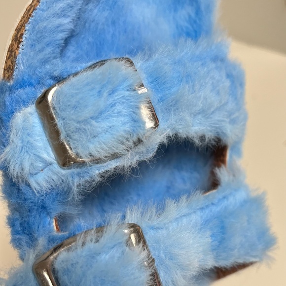Tahari Kids Fuzzy Sandals - Picture 4 of 9